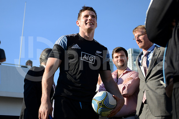 AIG Kicking Contest 2014