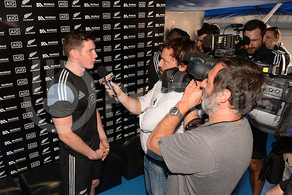 AIG Kicking Contest 2014